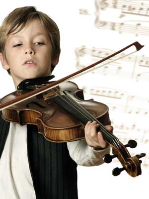 child enjoying advanced violin lesson